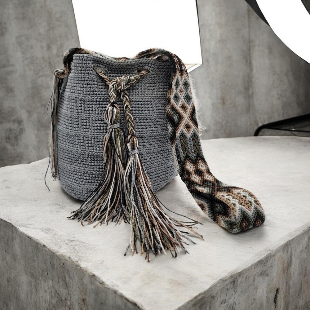 Handmade Gray Wayuu Bucket-Style Crocheted Shoulder Crossbody Bag Boho EUC